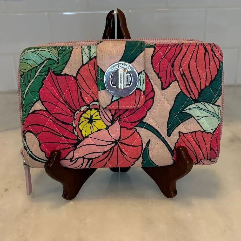 Vera Bradley Iconic RFID Turnlock Wallet Quilted Cotton Vintage Floral